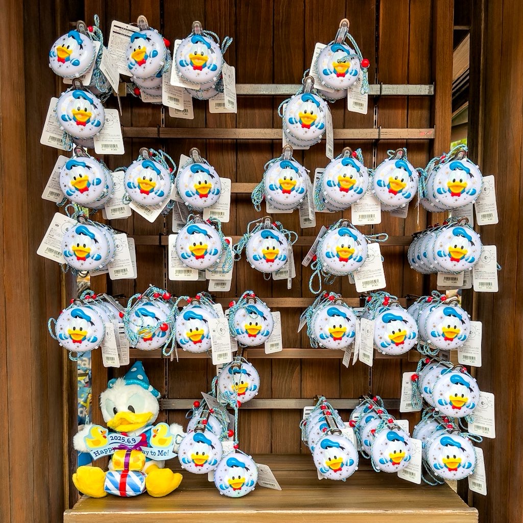ハッピーキャンパーサプライのドナルドお誕生日デコレーション