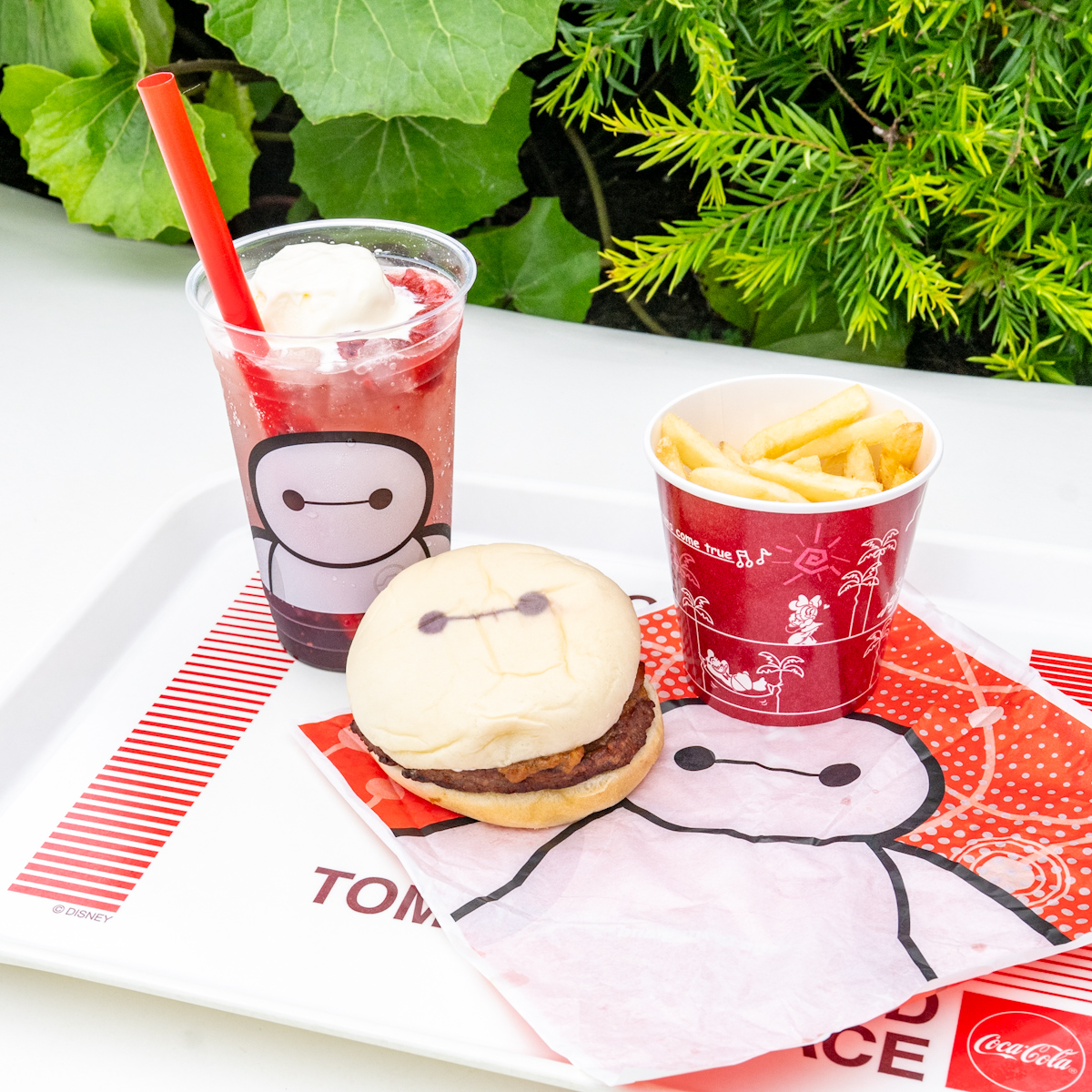 トゥモローランド・テラス　ベイマックスバーガーセット