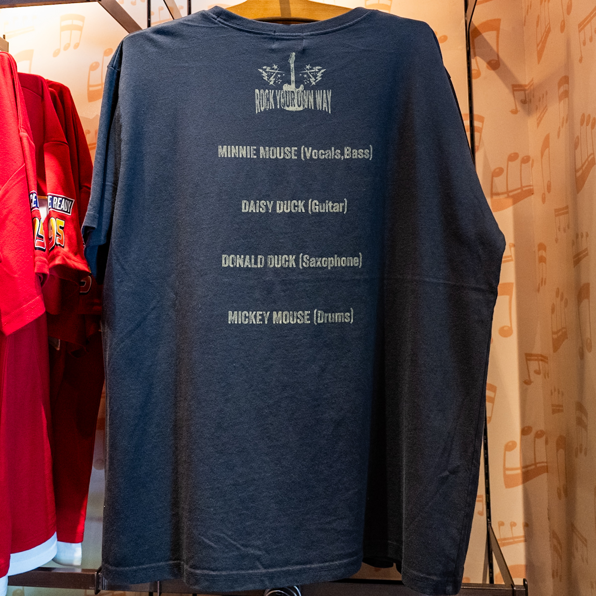 東京ディズニーリゾート ミッキー＆フレンズTシャツ（ロックバンドデザイン）1