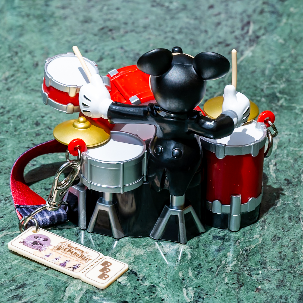 東京ディズニーシー「We Love ビッグバンドビート」グミキャンディー、ミニスナックケース付き　バッグデザイン