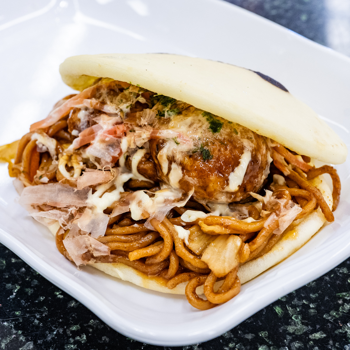 焼きそばとたこ焼き