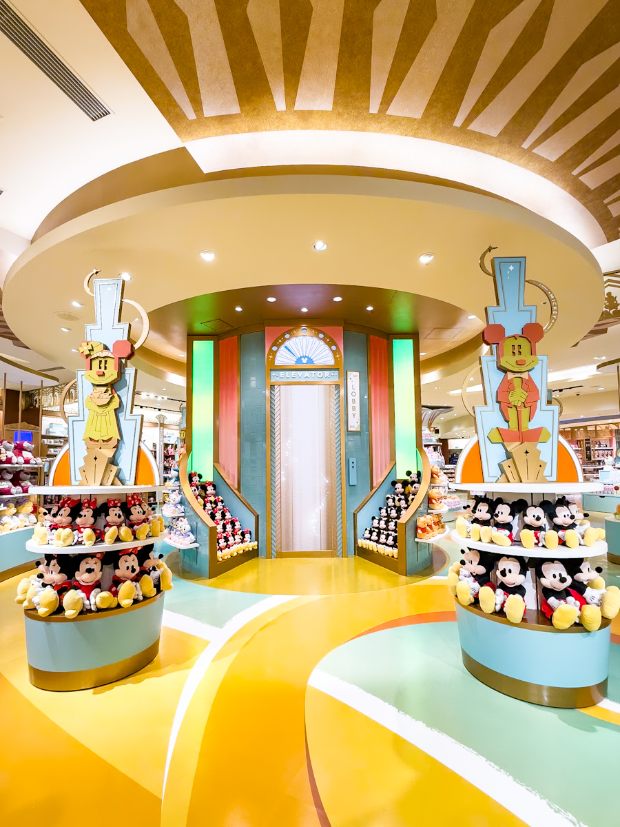 ディズニーストア 東京ディズニーリゾート店 リニューアル　デジタルエレベーター
