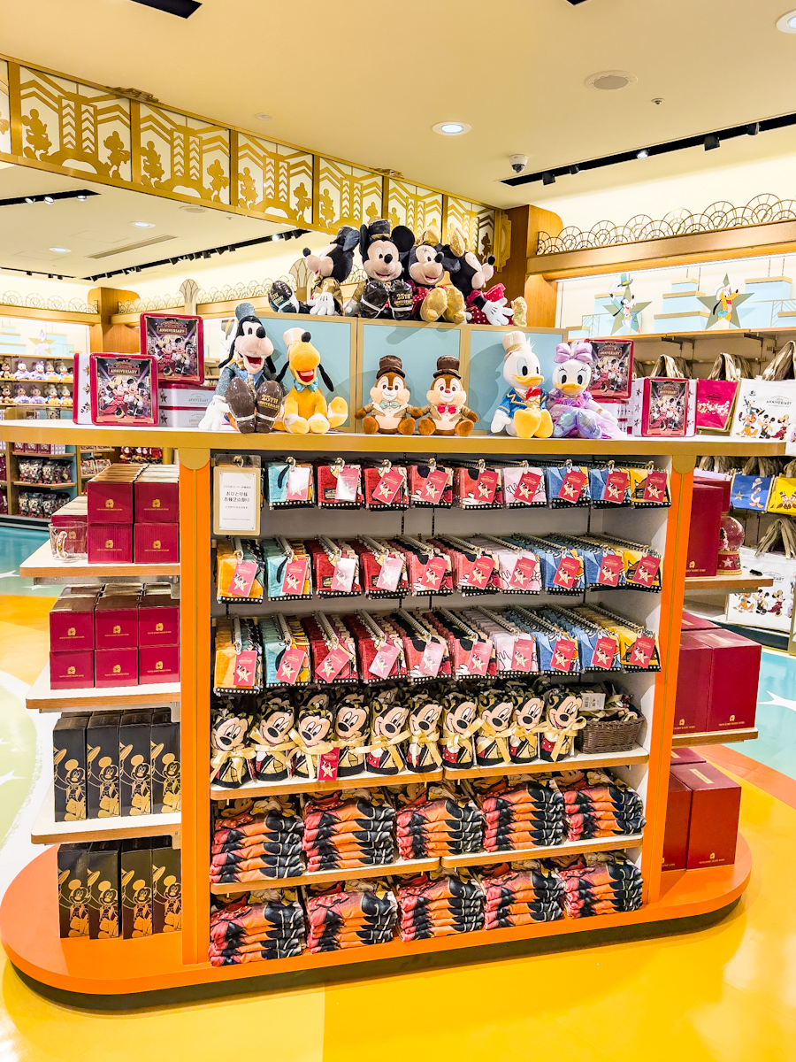 ディズニーストア 東京ディズニーリゾート店 リニューアル　レッドカーペット