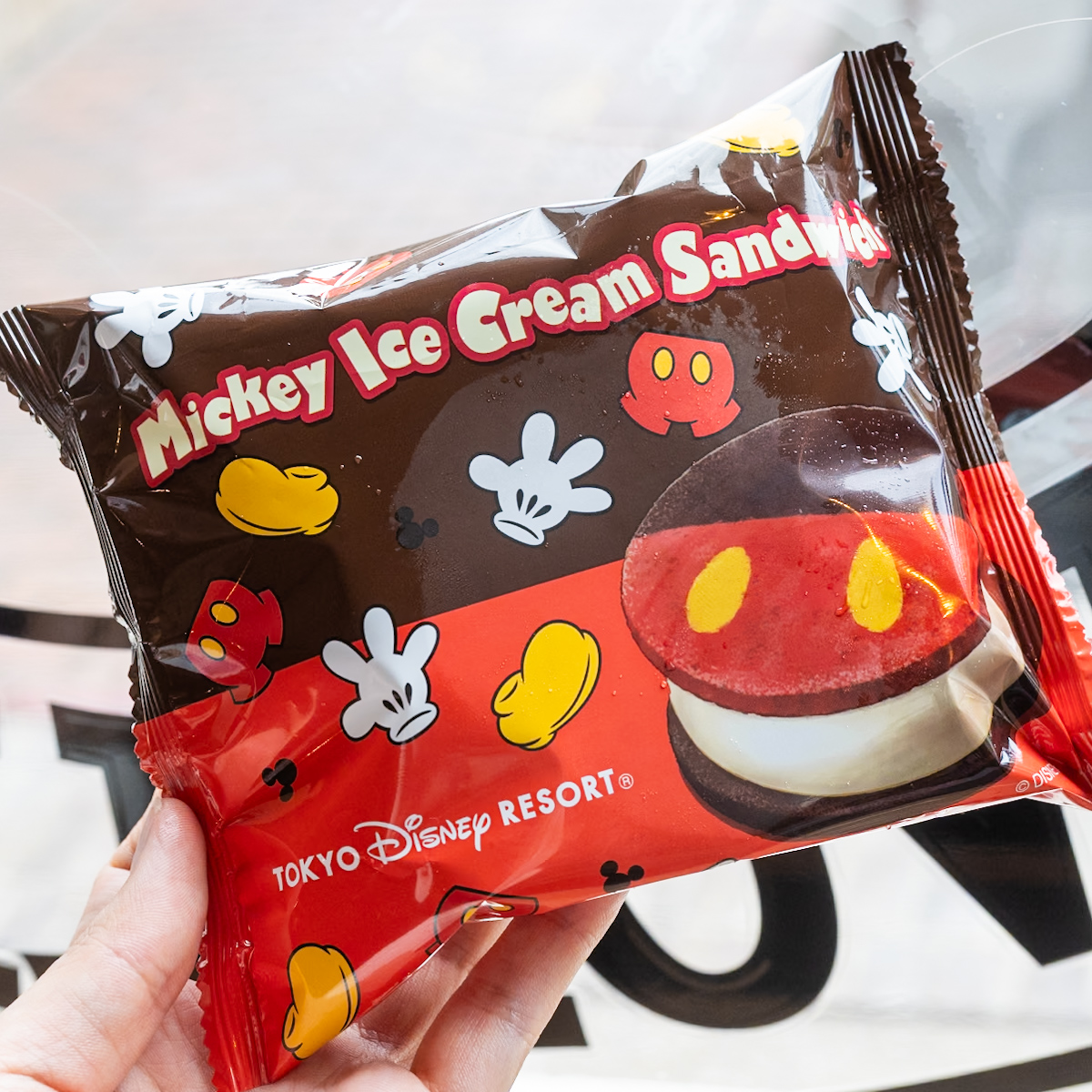 東京ディズニーシー「ハドソンリバー・ハーベスト」ミッキー・クッキーサンドアイス1