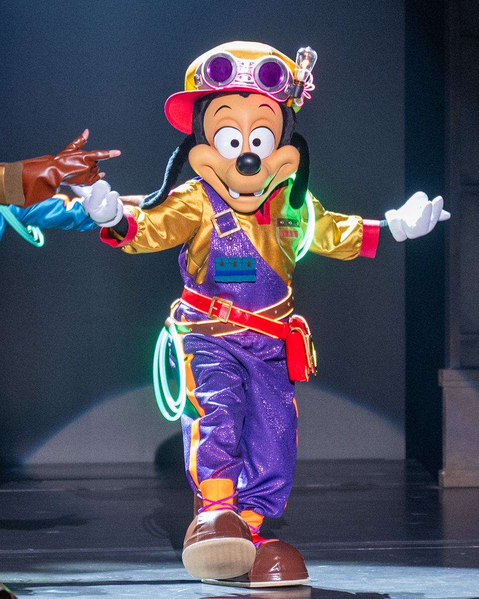 東京ディズニーシー「ハンガーステージ」新ショー『ドリームス・テイク・フライト』マックス1