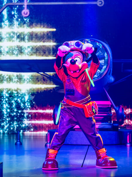 東京ディズニーシー「ハンガーステージ」新ショー『ドリームス・テイク・フライト』マックス6