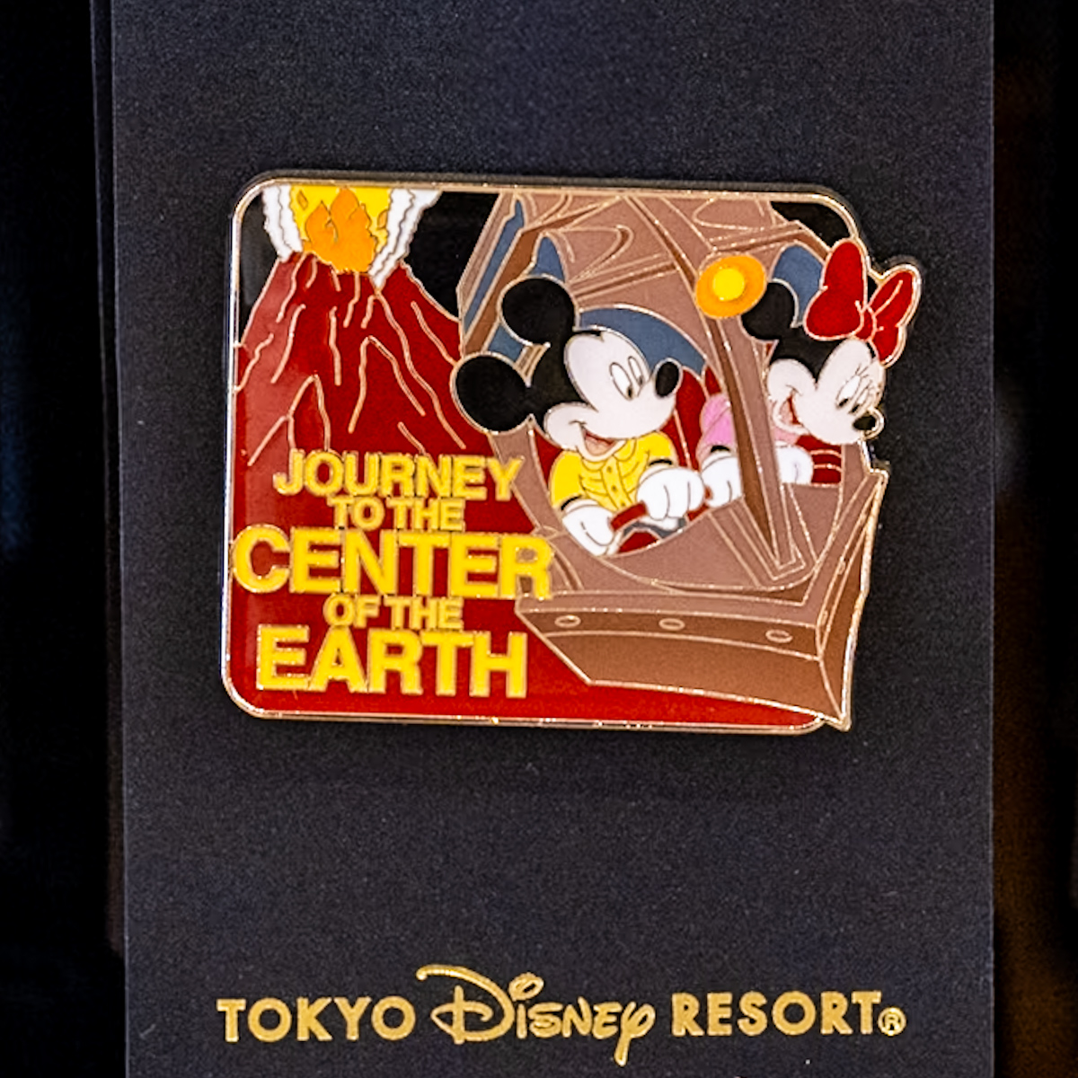 東京ディズニーシー「 センター・オブ・ジ・アース」ピンバッジお土産
