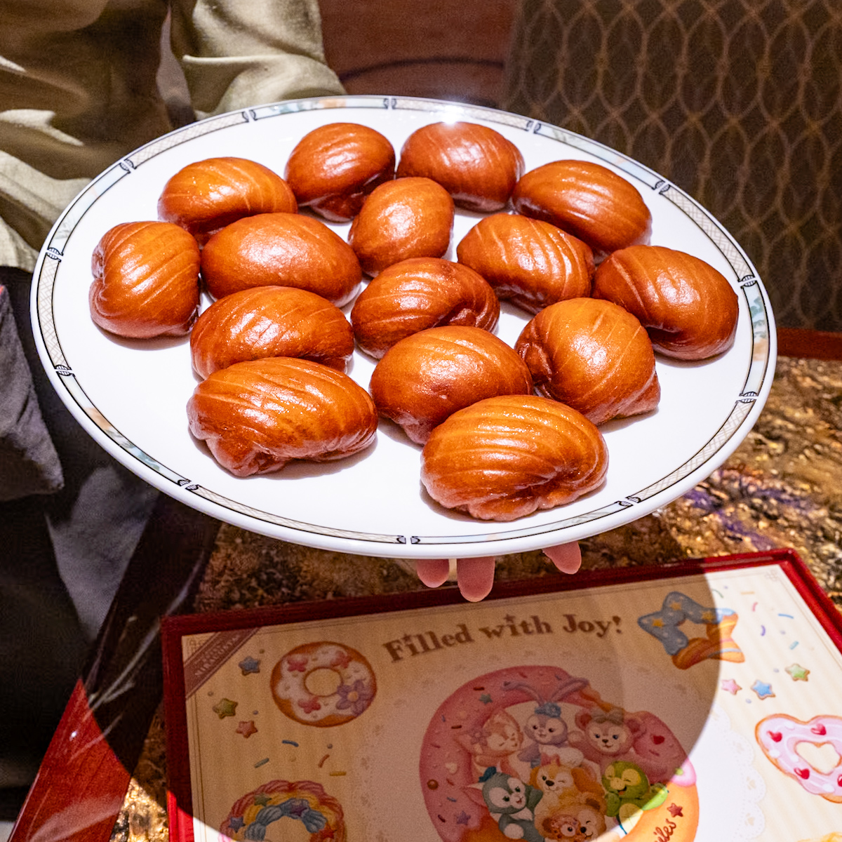 シルクロードガーデン「”ダッフィー＆フレンズのフィルド・ウィズ・ジョイ！”カントニーズランチ　揚げ花巻