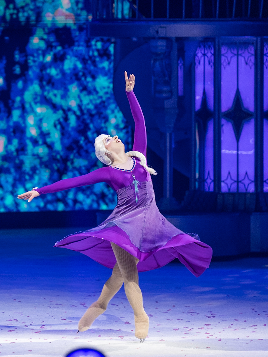 『ディズニー・オン・アイス2025 “Magic in the Stars”』『アナと雪の女王2』エルサ