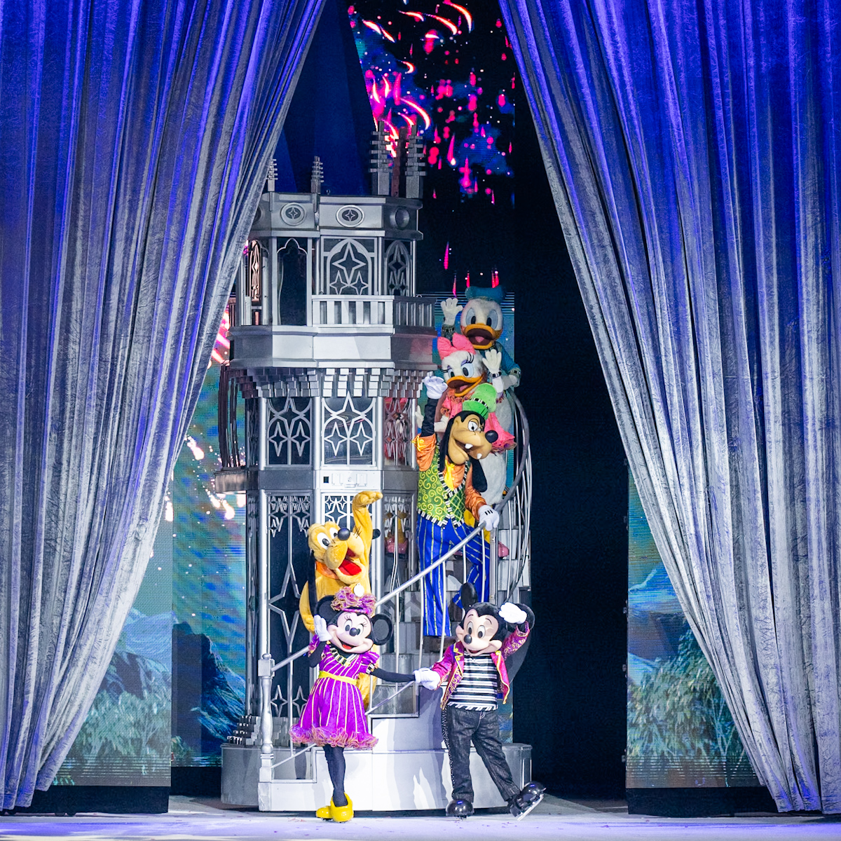 『ディズニー・オン・アイス2025 “Magic in the Stars”』フィナーレミッキー＆フレンズ