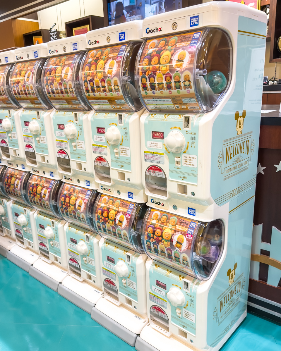 「ディズニーストア 東京ディズニーリゾート店限定復刻デザイン」プーさん カプセルトイ 東京ディズニーリゾート店25周年記念　ガチャ