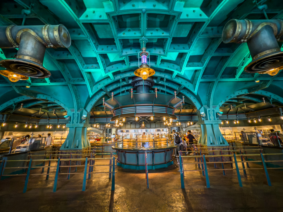 東京ディズニーシー／ミステリアスアイランド「ヴォルケイニア・レストラン」