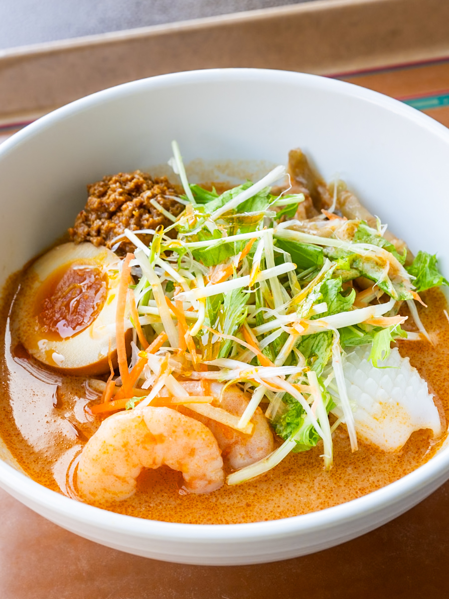 冷やし担担麺（海老、イカ、煮たまご、海老だれ）1