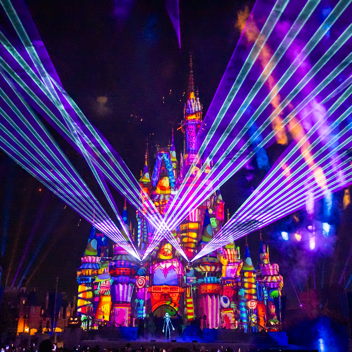 「ディズニー・ノット・ソー・スプーキー・スペクタキュラー」(花火)2