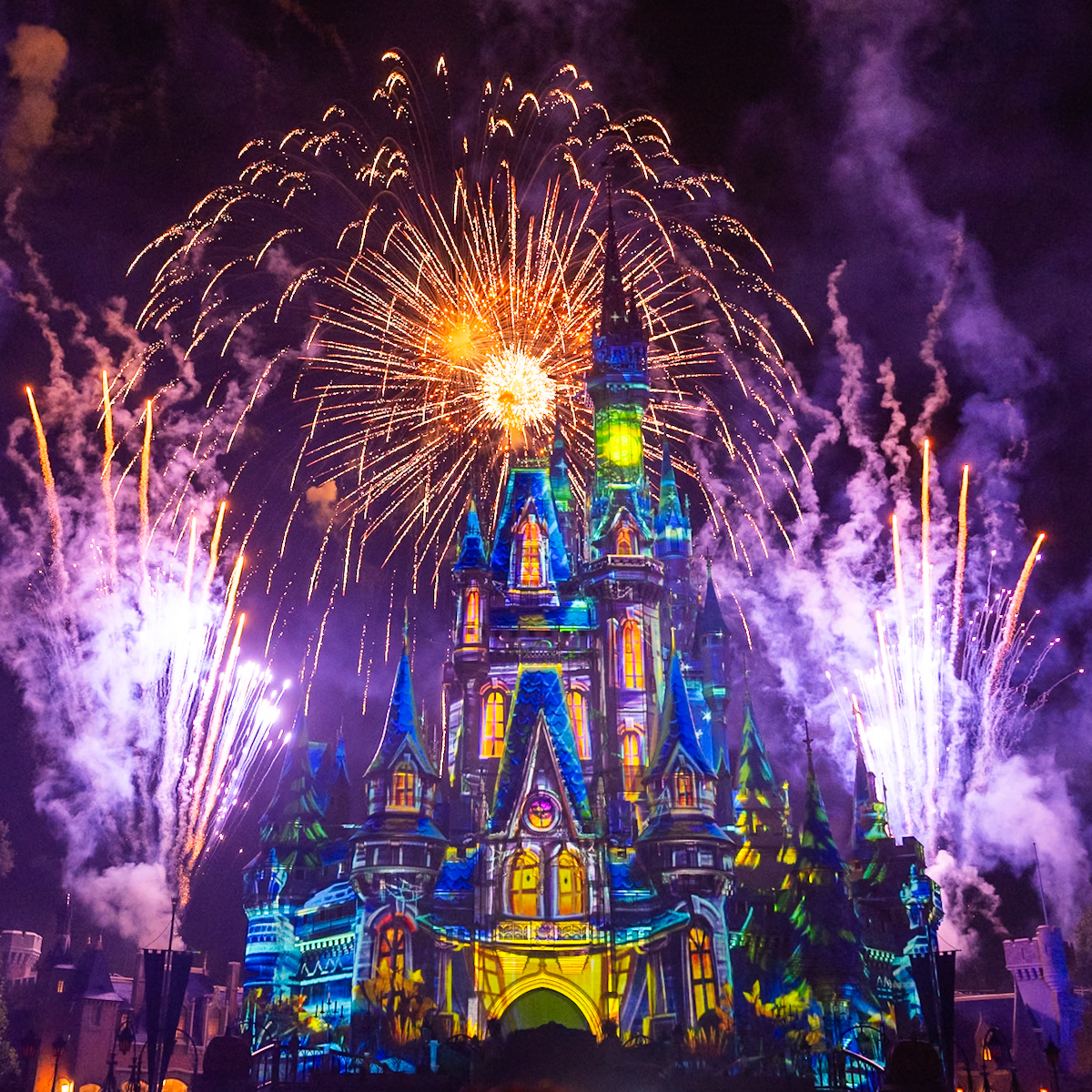 「ディズニー・ノット・ソー・スプーキー・スペクタキュラー」(花火)1