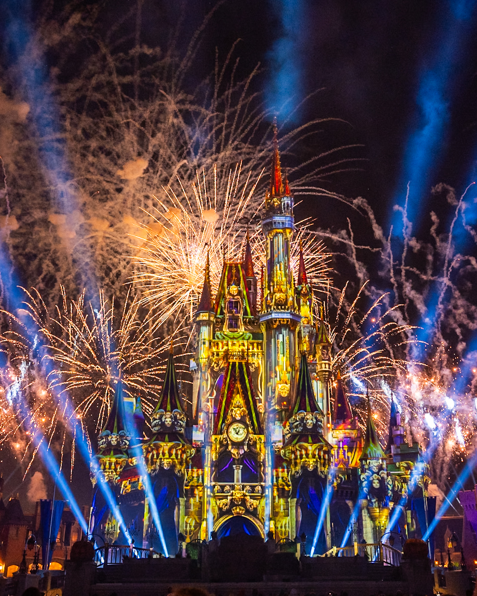「ディズニー・ノット・ソー・スプーキー・スペクタキュラー」(花火)4