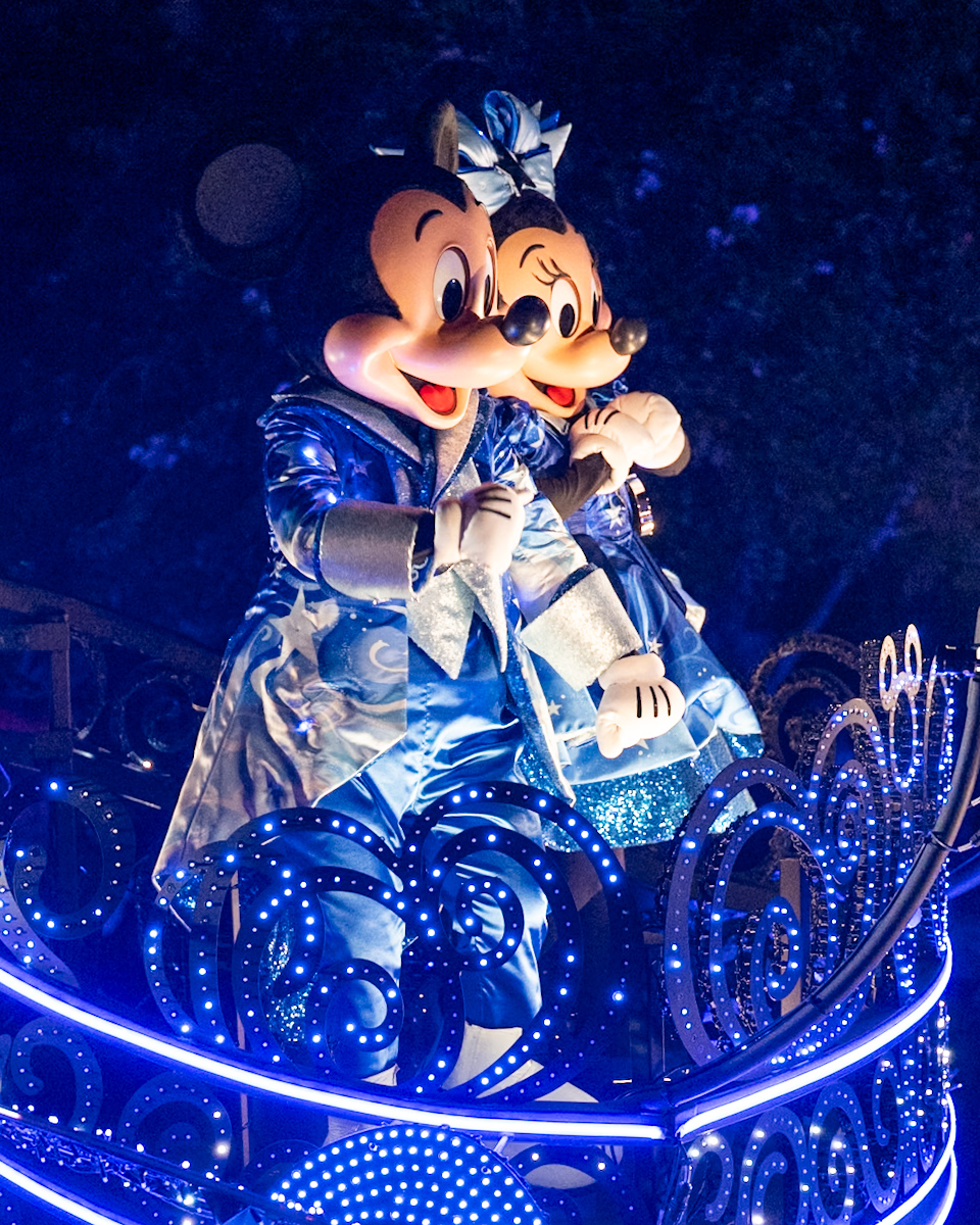 ウォルト・ディズニー・ワールド 新パレード「ディズニー・スターライト：ドリーム・ザ・ナイト・アウェイ」ミッキー、ミニー