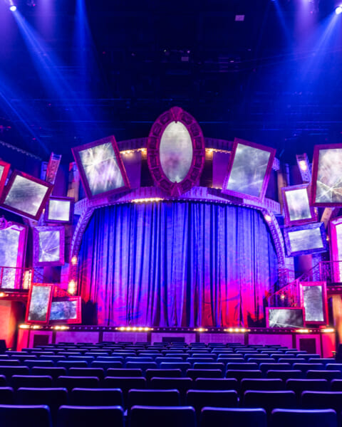 ディズニー・ハリウッド・スタジオ「ディズニーヴィランズ：アンフェアリー・エバー・アフター」内観