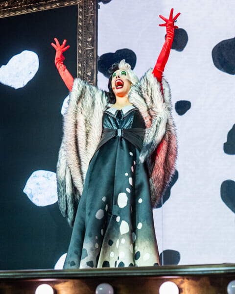 ディズニー・ハリウッド・スタジオ「ディズニーヴィランズ：アンフェアリー・エバー・アフター」クルエラ1