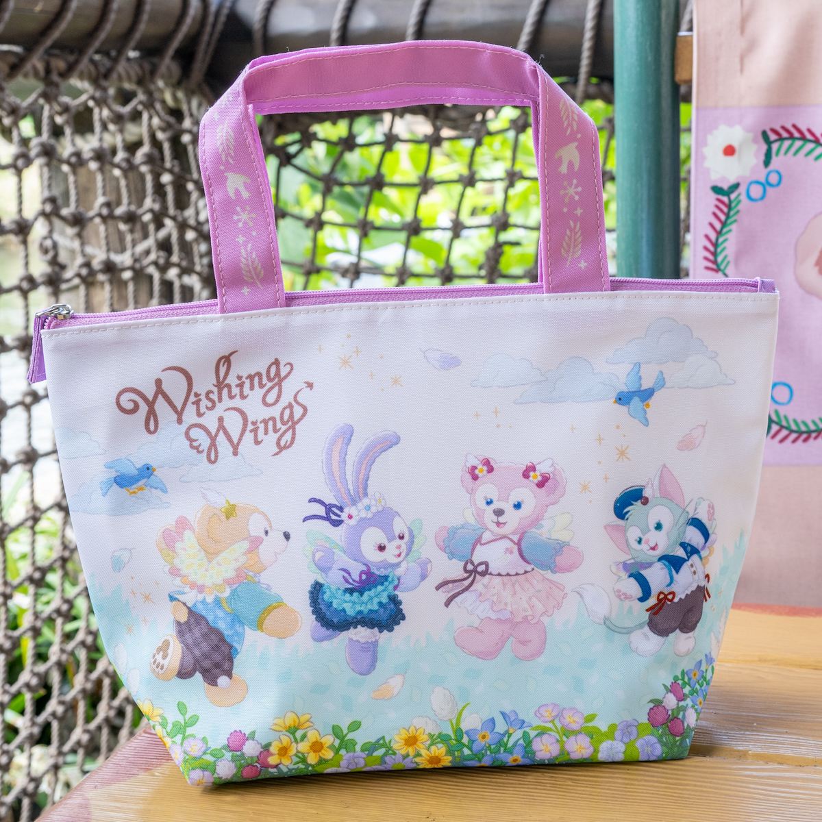 東京ディズニーシー“ダッフィー＆フレンズの「ウィッシング・ウィングス」”スーベニアランチケース