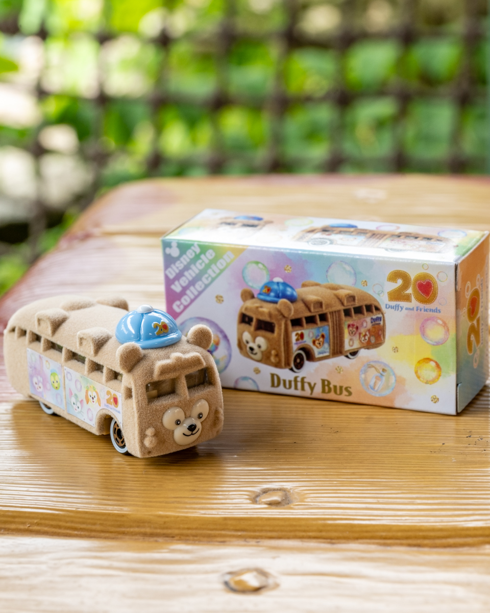 東京ディズニーシー“ダッフィー＆フレンズ20周年：カラフルハピネス”ディズニー・ビークル・コレクション〈トミカ〉