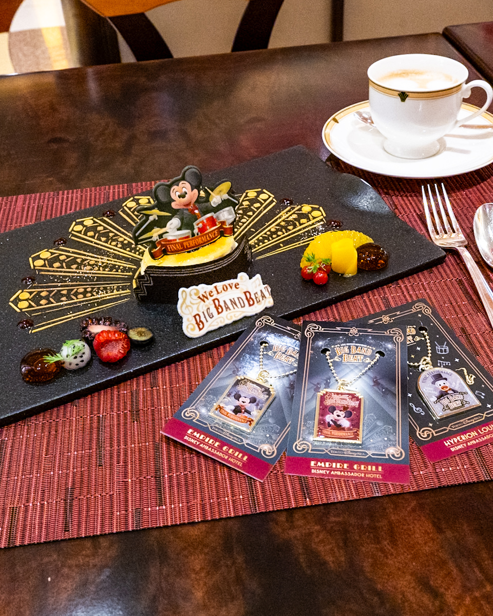 パイナップルのクレームブリュレ　フロマージュブランアイスミルク　コーヒーまたは紅茶