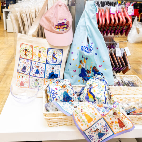 ミラベルの魔法だらけの家グッズ