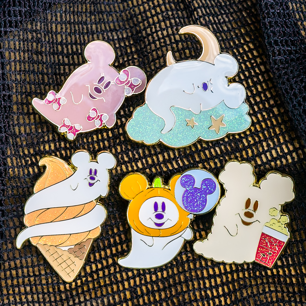 東京ディズニーランド くるくる回るピンバッジ ピンバッジ ミッキー ミニー くるくる回る 片面ミッキー 片面