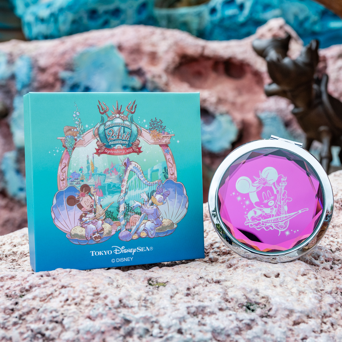 東京ディズニーシー24周年記念ガラスグッズ（コンパクトミラー、ボールペン、グラス）ミラー1
