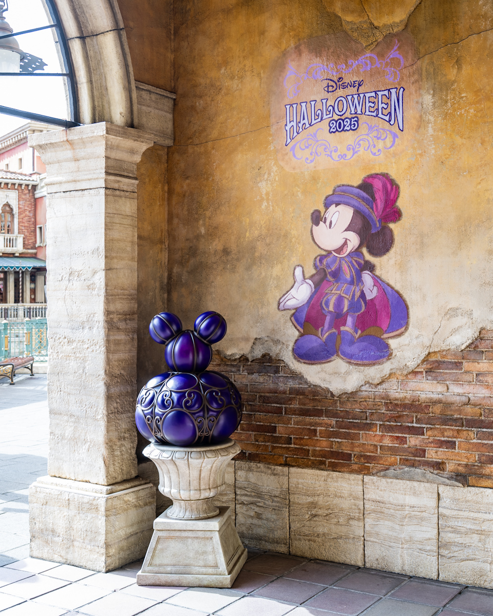 東京ディズニーシー”ディズニー・ハロウィーン2025”デコレーション　ミニー通り（PASSAGGIO MINNI（パッサッジョ・ミンニ）ミッキーマウス