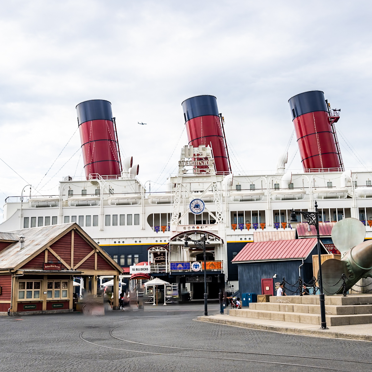 S.S.コロンビア号　ディズニー・ハロウィーンデコレーション　バナー