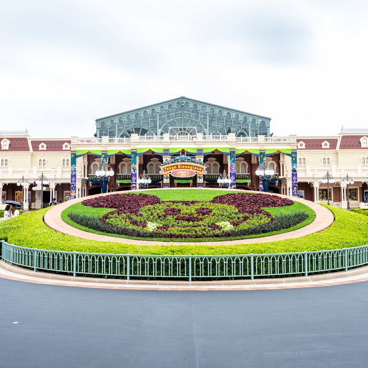 東京ディズニーランド”ディズニー・ハロウィーン2025”デコレーション