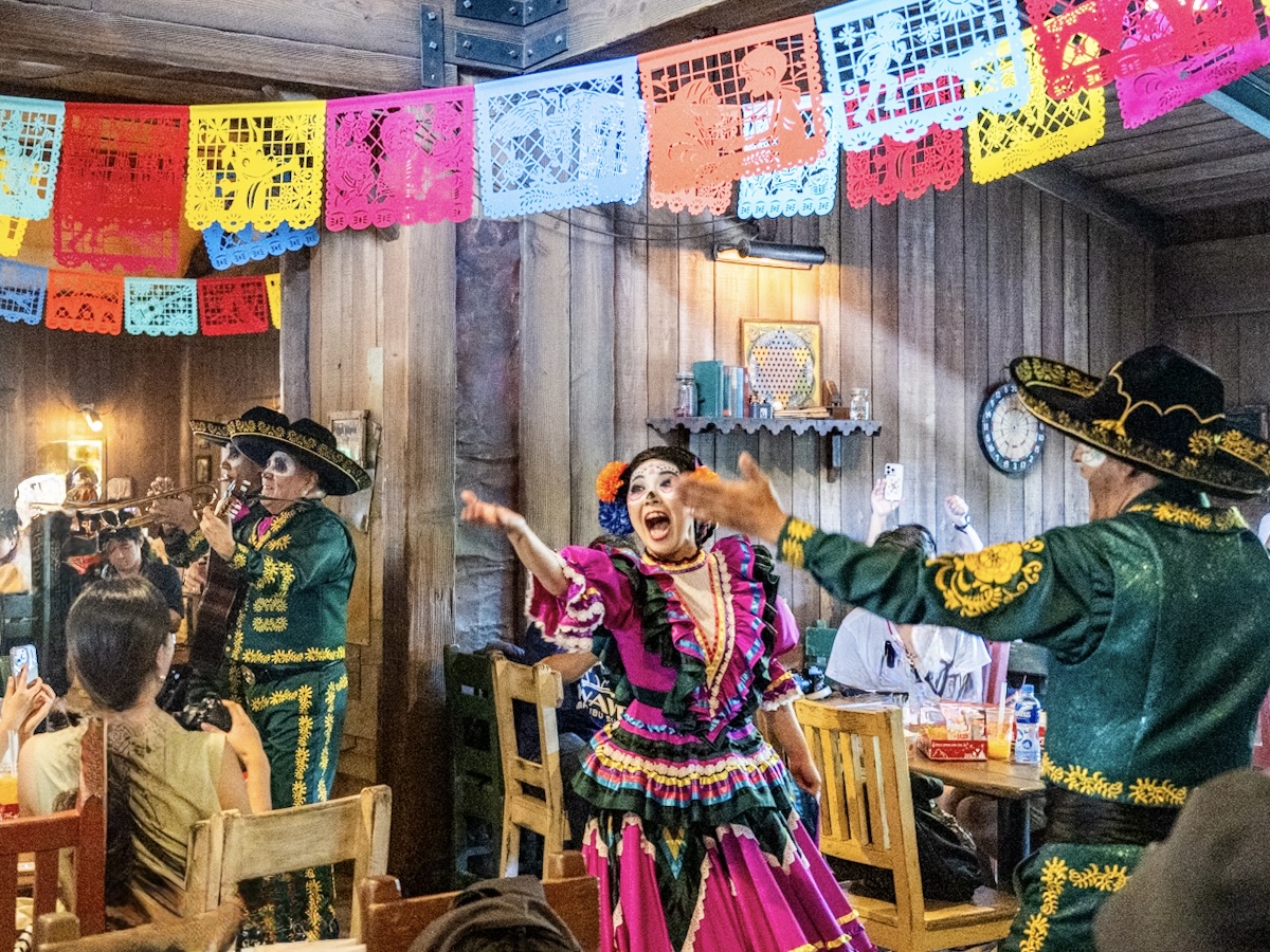 ユカタン・ベースキャンプ・グリル アトモスフィア