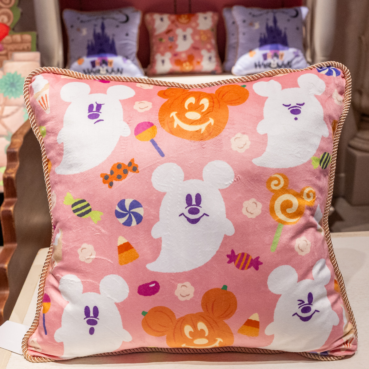 ”ディズニー・ハロウィーン2025”成功景品　クッション1