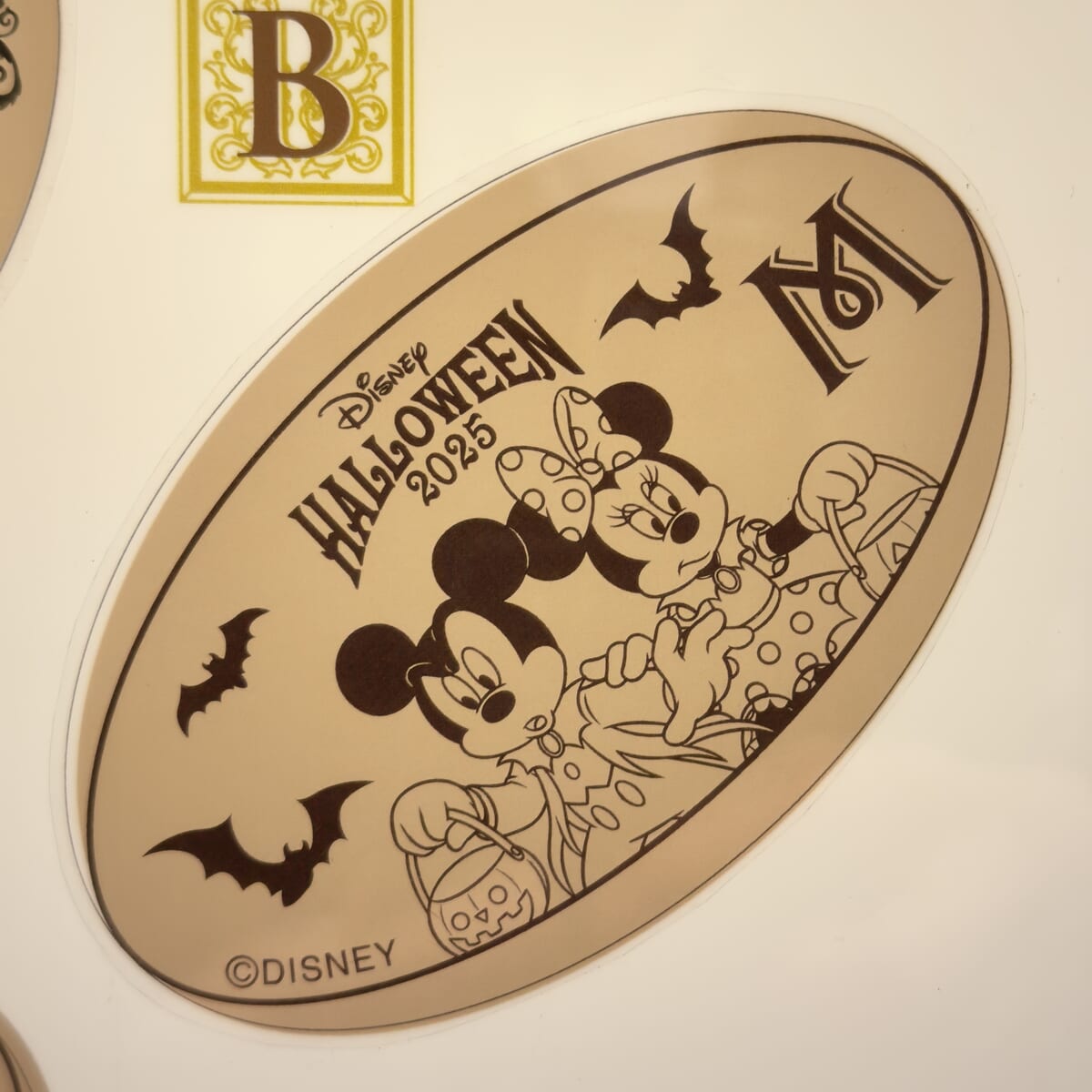 東京ディズニーリゾート”ディズニー・ハロウィーン2025”スーベニアメダル　東京ディズニーシー・ホテルミラコスタ　ミッキーアンドミニー