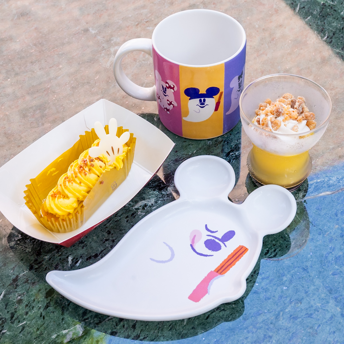 ディズニーランド＆シー　スーベニアカップ、プレート（ゴースト）