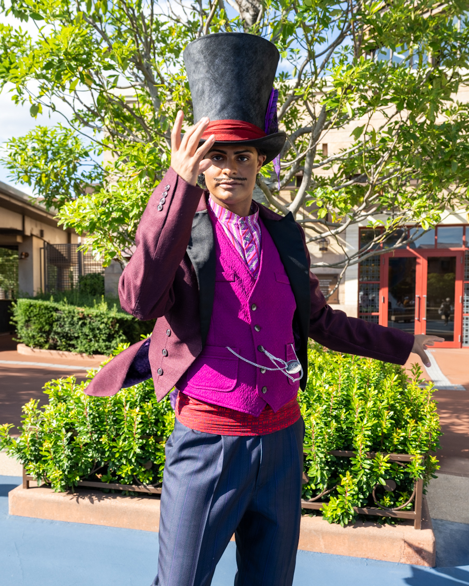 東京ディズニーリゾート『プリンセスと魔法のキス』「ドクター・ファシリエ」グリーティング2