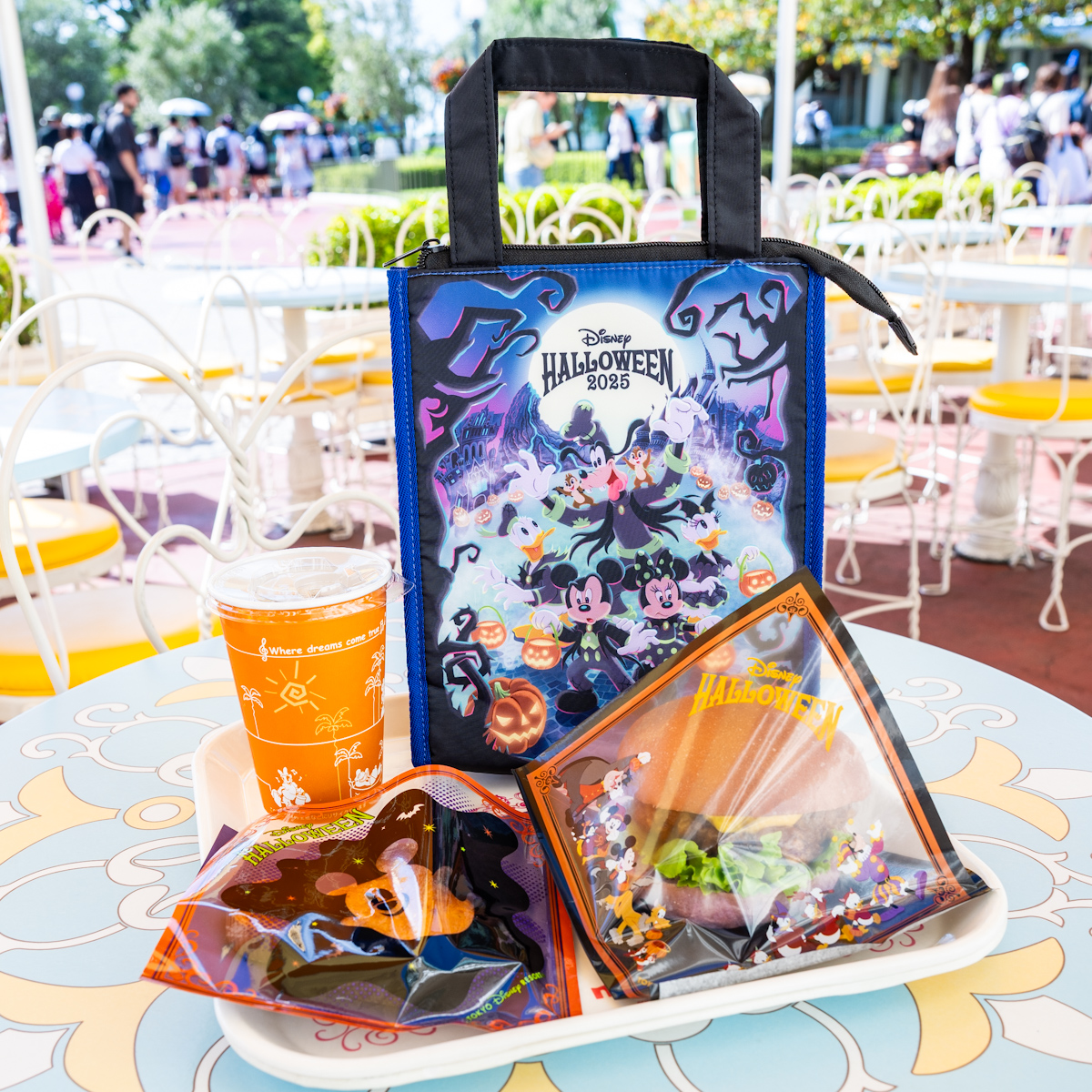 東京ディズニーランド「スウィートハート・カフェ」”ディズニー・ハロウィーン2025”パンプキンマフィン（アーモンド入り）4