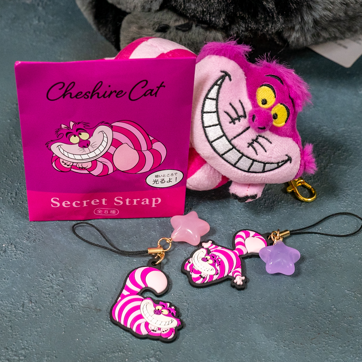 チェシャ猫 シークレットストラップ 蓄光 ラバー CHESHIRE CAT 