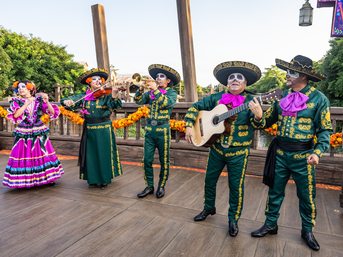 東京ディズニーシー「ラソス・デ・ラ・ファミリア」 アトモスフィア