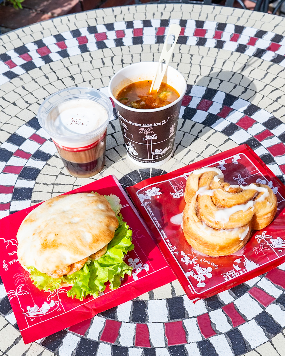 東京ディズニーランド「カフェ・オーリンズ」2025秋冬2026早春メニュー