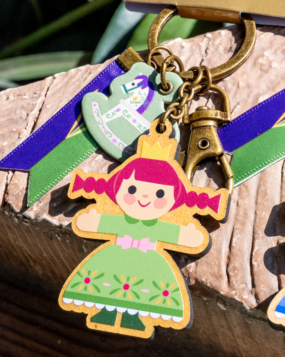 木馬のおもちゃキーチェーン