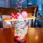 オリジナルパフェ（チョコ＆ベリー）ミニーマウス