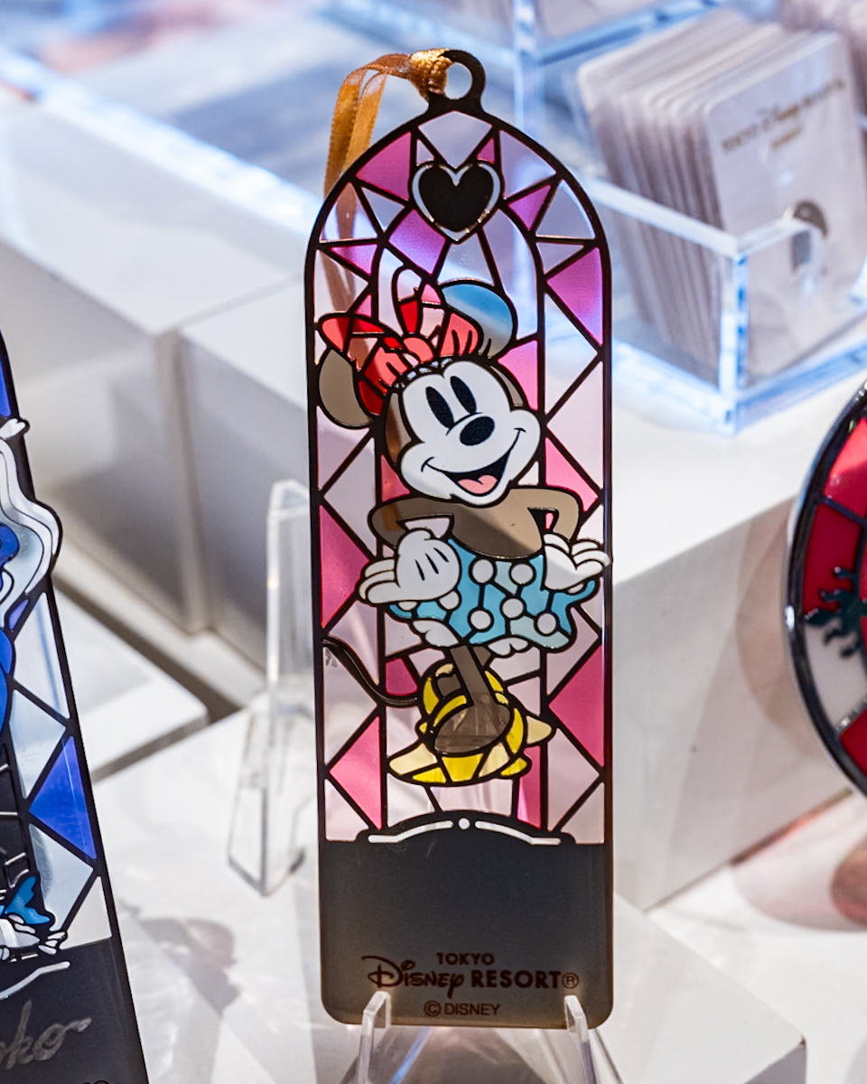 おしゃれなステンドグラスデザイン！東京ディズニーリゾート ミッキー