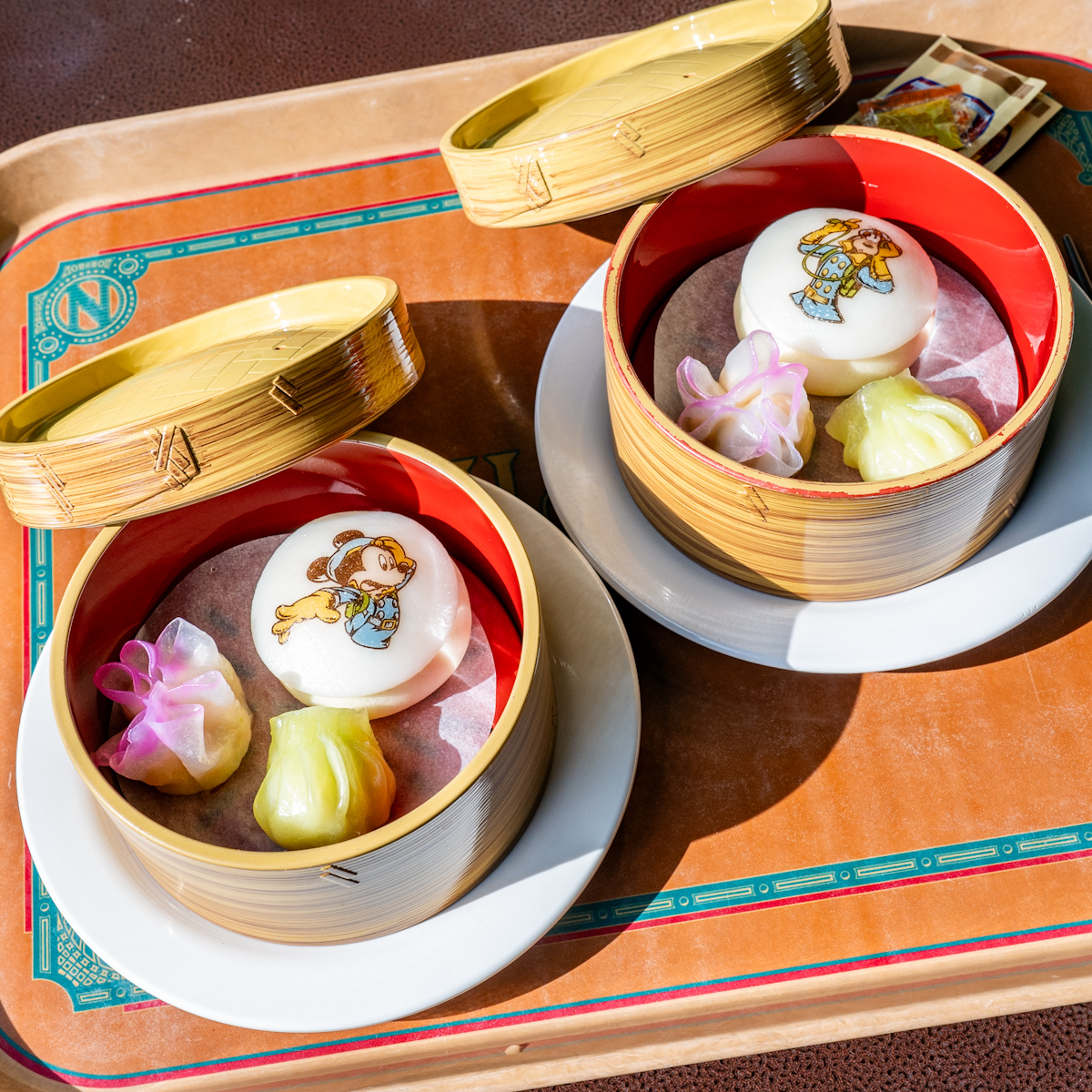 東京ディズニーシー「ヴォルケイニア・レストラン」点心三種 ミニー