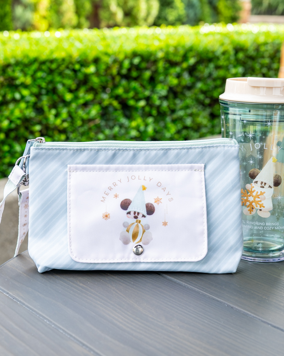 東京ディズニーリゾート“ディズニー・クリスマス2025”スーベニアおてふきキャリー