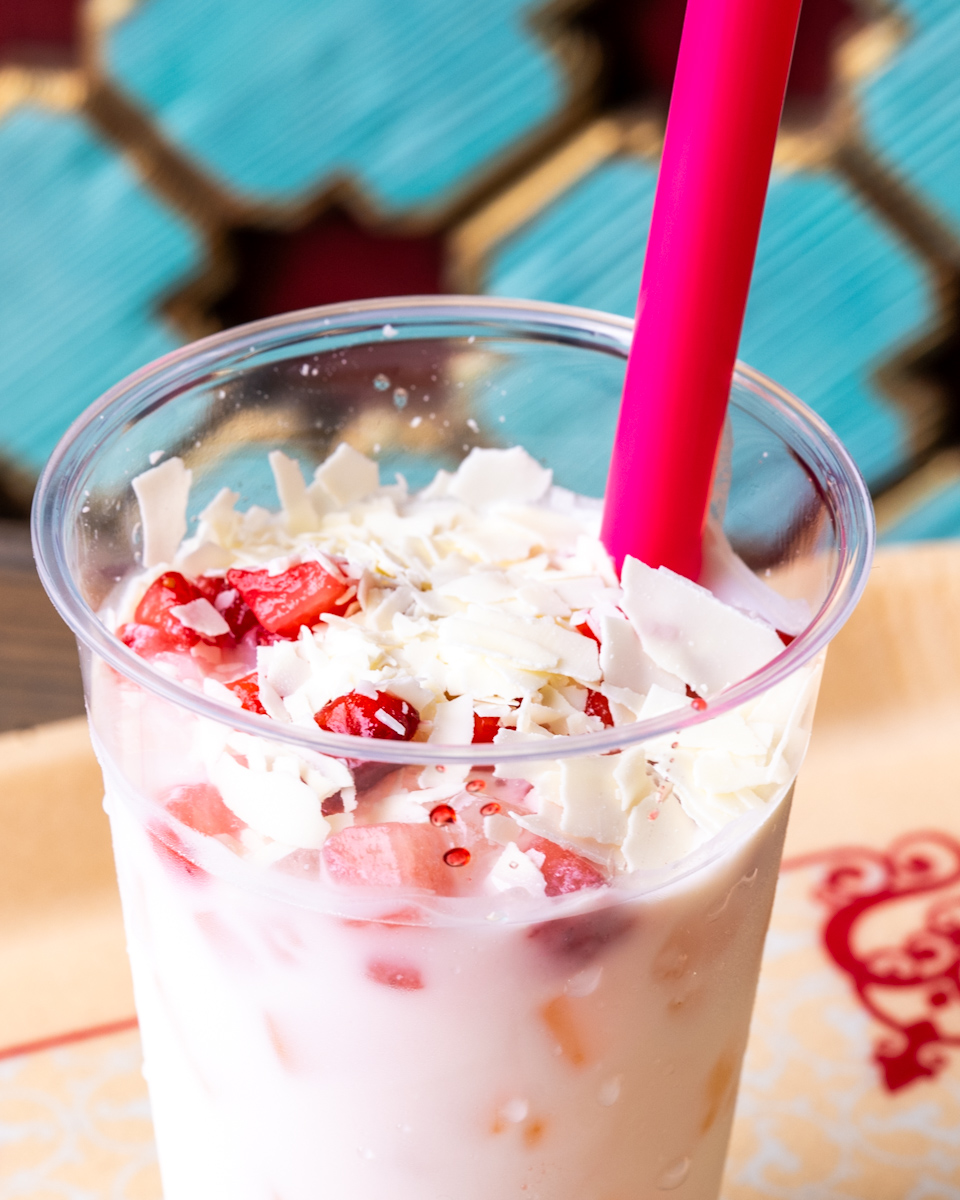 スペシャルラッシー（ストロベリー＆ホワイトチョコレート）内容