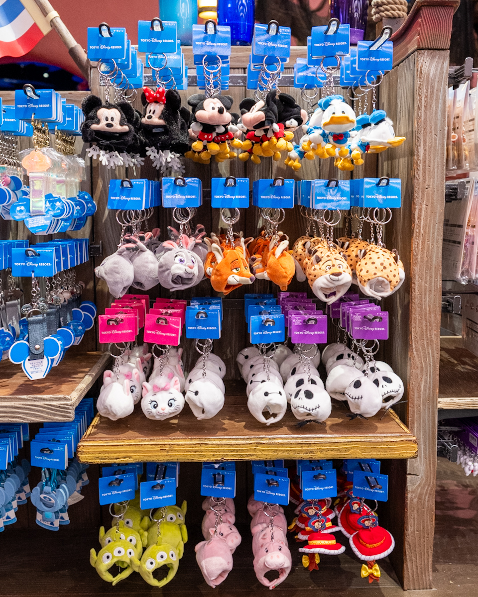 東京ディズニーランド ミッキー、ミニーふわふわファンキャップキーチェーンお土産