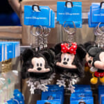 東京ディズニーランド ミッキー、ミニーふわふわファンキャップキーチェーン