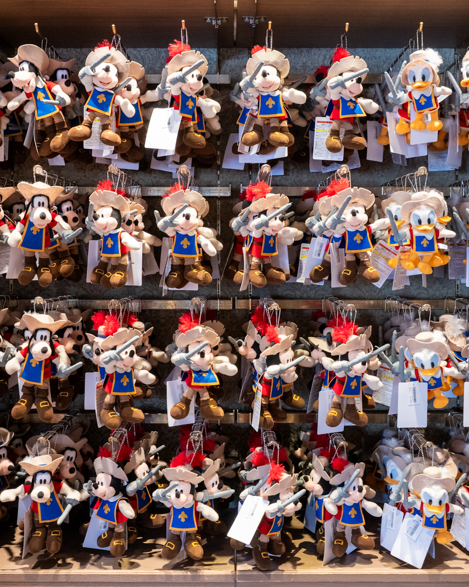 東京ディズニーリゾート「ミッキー、ドナルド、グーフィーの三銃士」グッズ